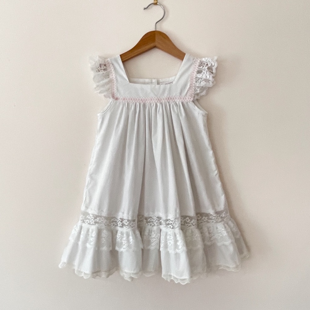 VINTAGE 🇺🇸 STUNNING EUC White Heirloom Dress w/ Lace & Blush Ribbon Detail